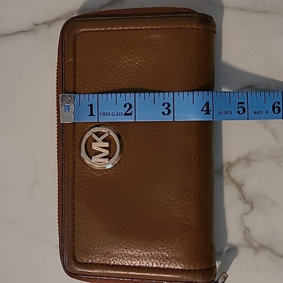 Michael Kors Cognac Brown Pebbled Leather Wallet Wristlet Practical Errands - Picture 13 of 14